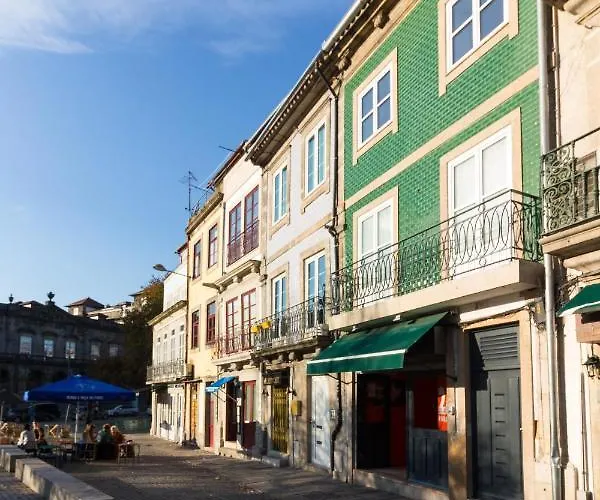 Oporto Near Clérigos