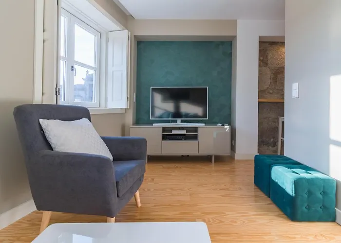 Oporto Near Clérigos