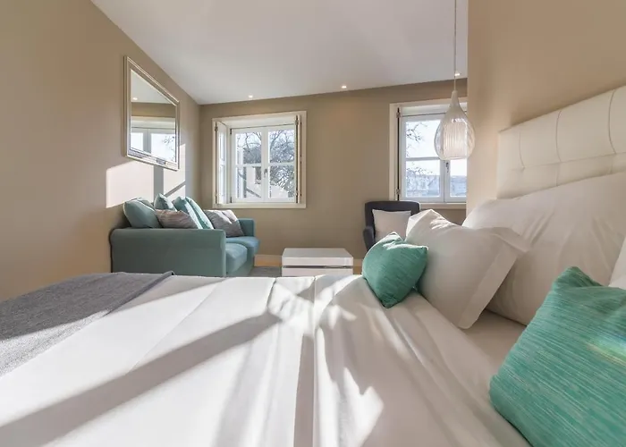 Oporto Near Clérigos